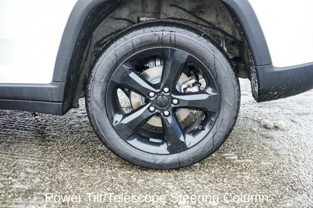 2023 Jeep Grand Cherokee Limited Blackout Package with Navigation