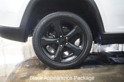 2023 Jeep Grand Cherokee Limited Blackout Package with Navigation