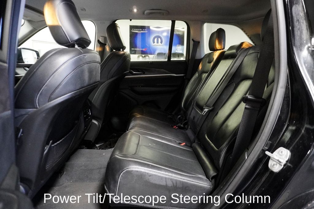 2023 Jeep Grand Cherokee Limited Navigation System & Radio: Uconnect 5 Nav w/10.1"