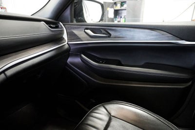 2024 Jeep Grand Cherokee Limited Navigation System & Dual-Pane Panoramic Sunroof