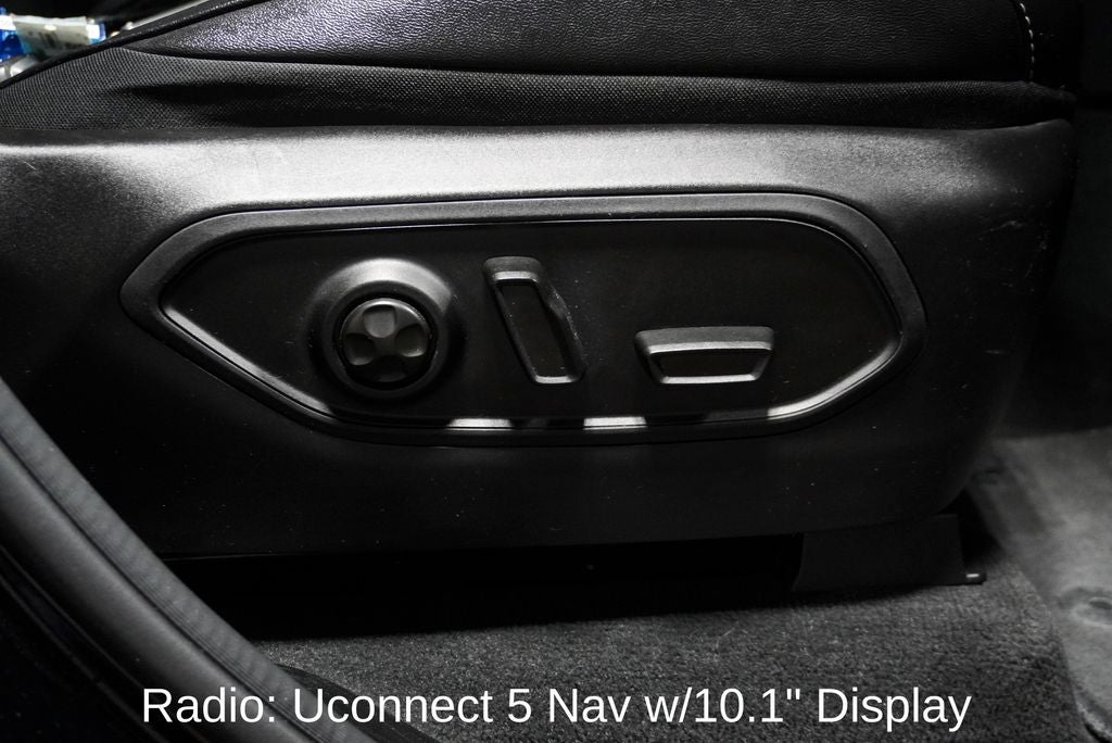 2024 Jeep Grand Cherokee Limited Navigation System & Dual-Pane Panoramic Sunroof