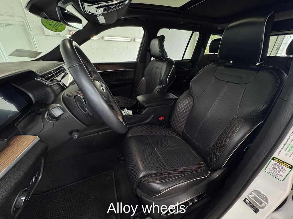 2023 Jeep Grand Cherokee Summit Power moonroof