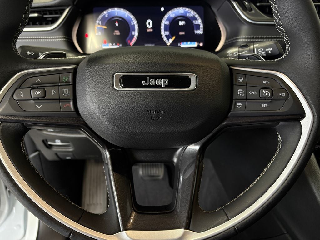 2023 Jeep Grand Cherokee L Laredo