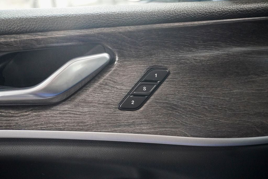 2024 Jeep Grand Cherokee L Limited Navigation System & Dual-Pane Panoramic Sunroof