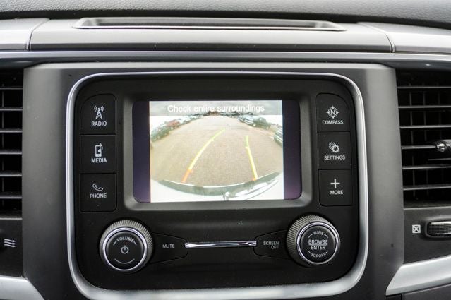 2022 RAM 1500 Classic SLT Apple CarPlay & ParkView Rear Back-Up Camera