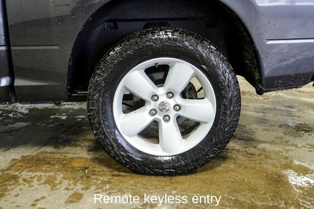 2023 RAM 1500 Classic SLT ParkView Rear Back-Up Camera & Apple CarPlay