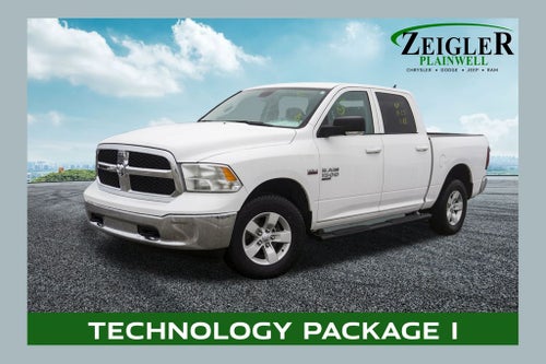 2022 RAM 1500 Classic SLT ParkView Rear Back-Up Camera &Integrated Voice Com