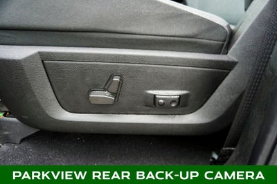 2022 RAM 1500 Classic SLT ParkView Rear Back-Up Camera &Integrated Voice Com