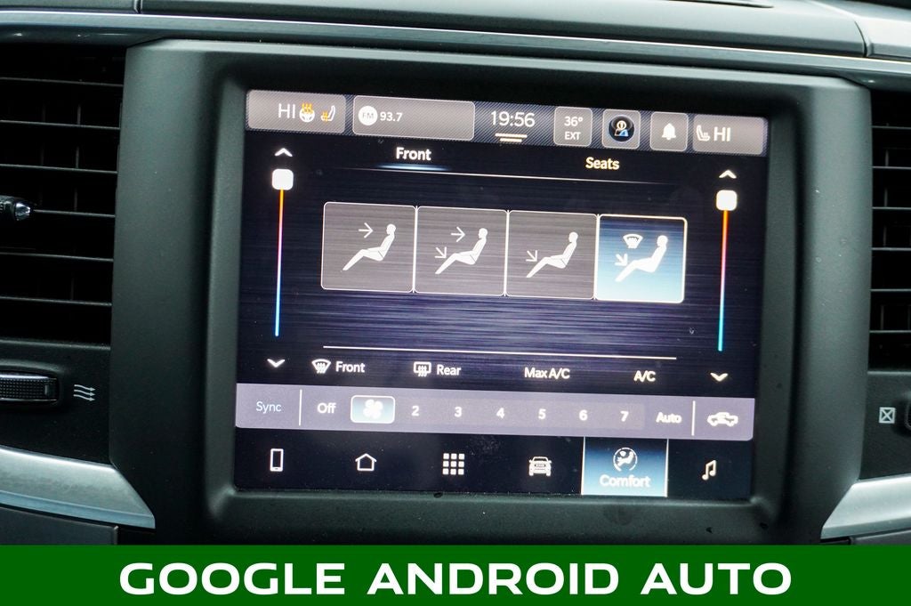 2022 RAM 1500 Classic SLT ParkView Rear Back-Up Camera &Integrated Voice Com