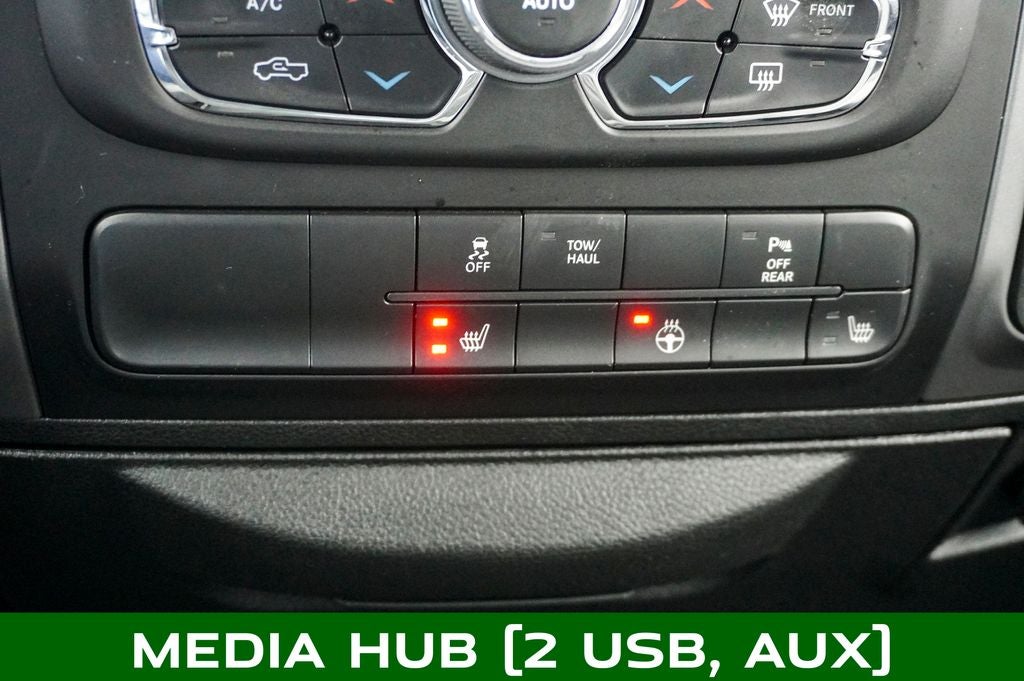 2022 RAM 1500 Classic SLT ParkView Rear Back-Up Camera &Integrated Voice Com