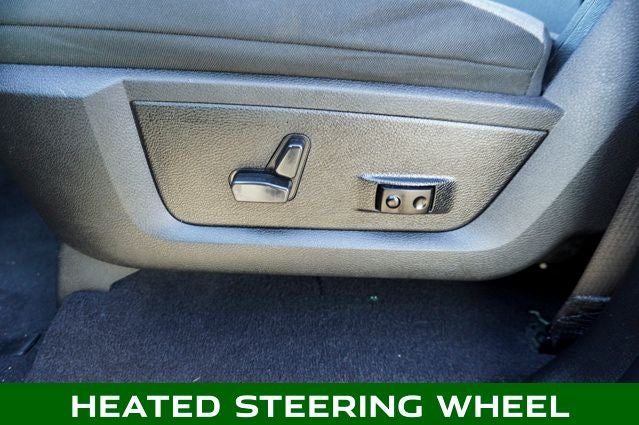 2023 RAM 1500 Classic SLT Integrated Voice Command w/Bluetooth & ParkView Re