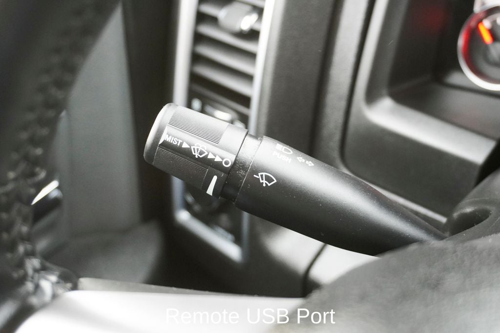 2022 RAM 1500 Classic SLT ParkView Rear Back-Up Camera & Integrated Voice Co