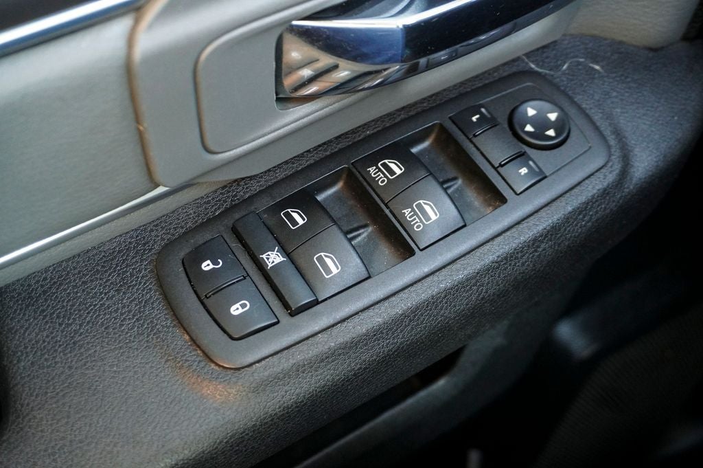 2023 RAM 1500 Classic SLT Integrated Voice Command w/Bluetooth & ParkView Re