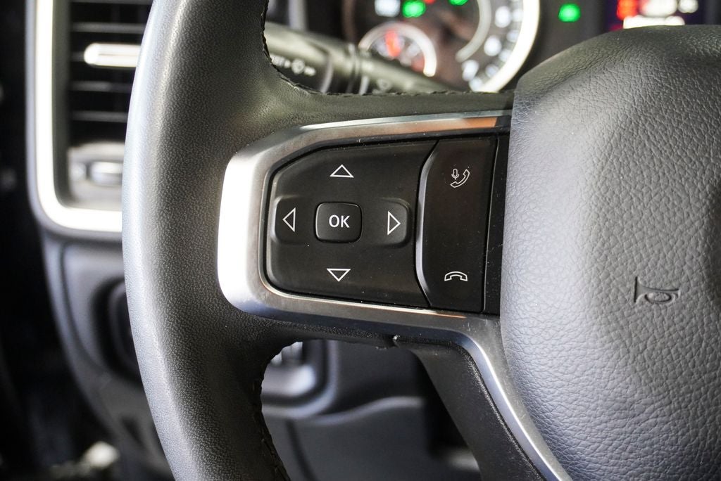 2025 RAM 1500 Big Horn/Lone Star Integrated Voice Command w/Bluetooth