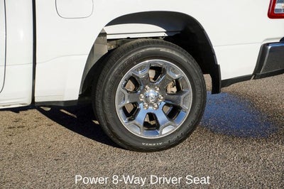 2022 RAM 1500 Big Horn/Lone Star Navigation System & ParkView Rear Back-Up Camera