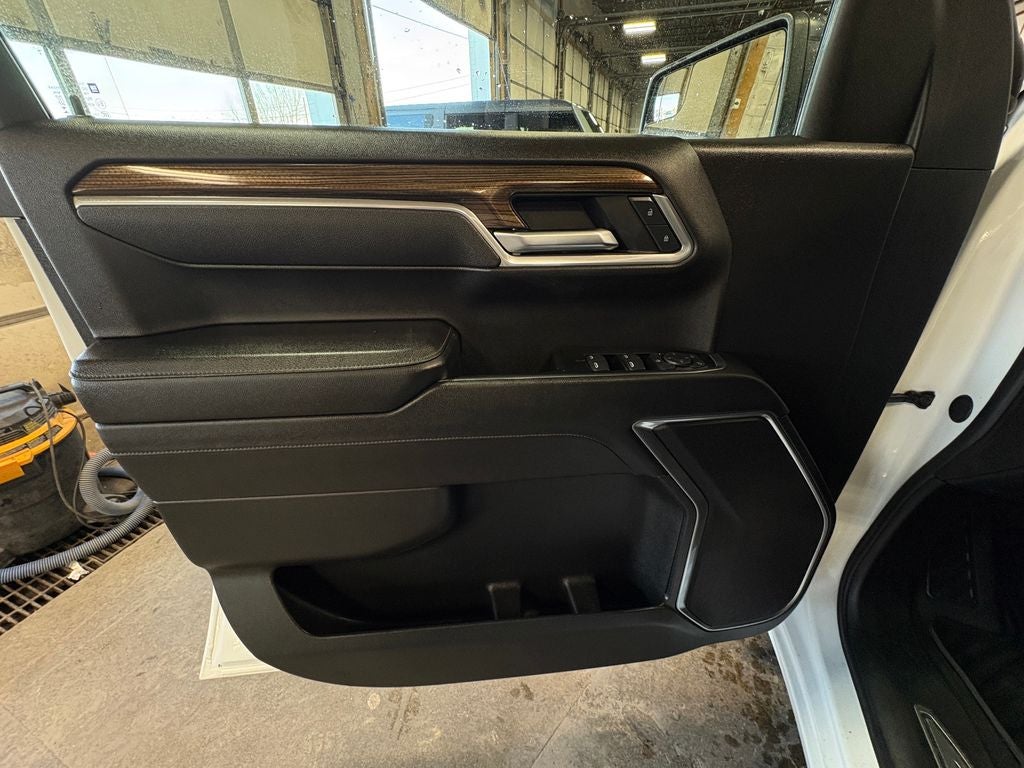 2025 Chevrolet Silverado 1500 LT LT1