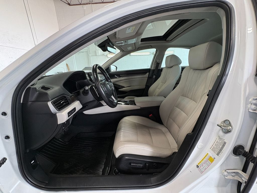 2018 Honda Accord Touring Power moonroof