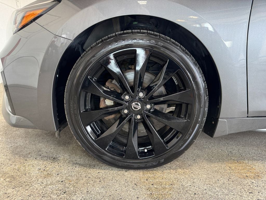 2021 Nissan Maxima SR Power moonroof