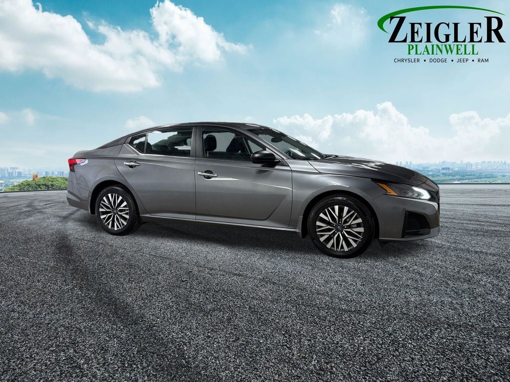 2024 Nissan Altima 2.5 SV NissanConnect featuring Apple CarPlay