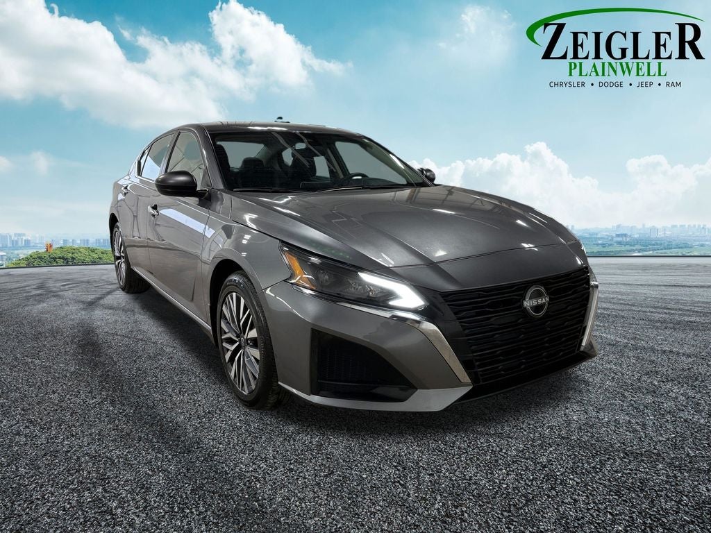 2024 Nissan Altima 2.5 SV NissanConnect featuring Apple CarPlay