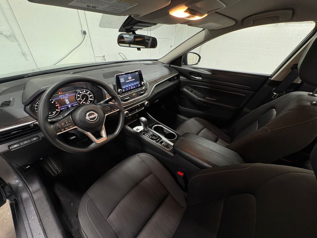 2024 Nissan Altima 2.5 SV NissanConnect featuring Apple CarPlay