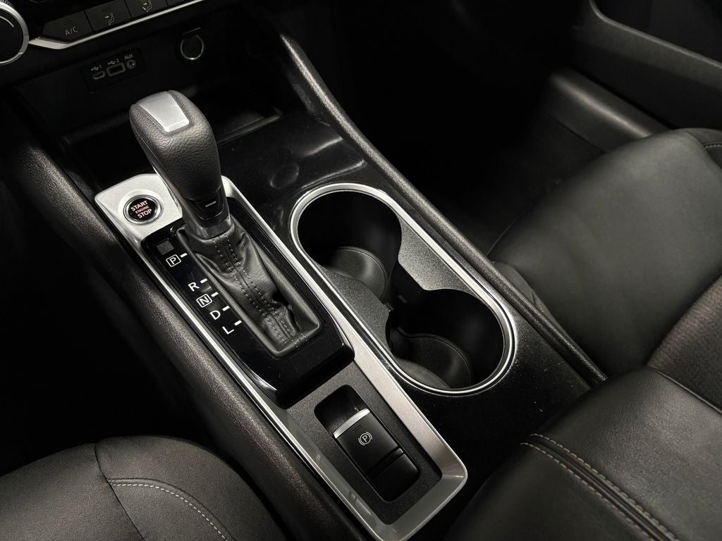 2024 Nissan Altima 2.5 SV NissanConnect featuring Apple CarPlay