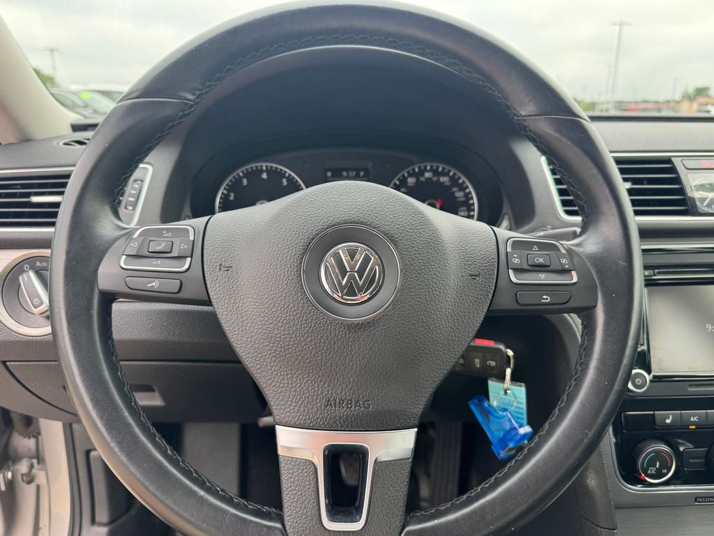 2014 Volkswagen Passat 1.8T SE