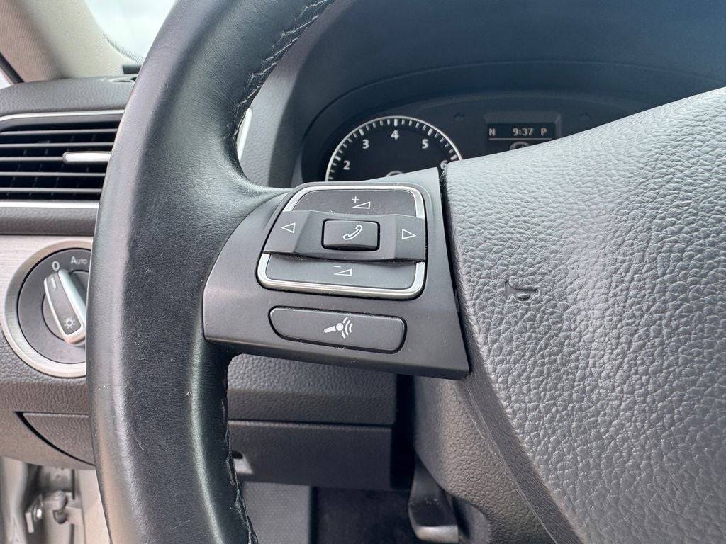 2014 Volkswagen Passat 1.8T SE