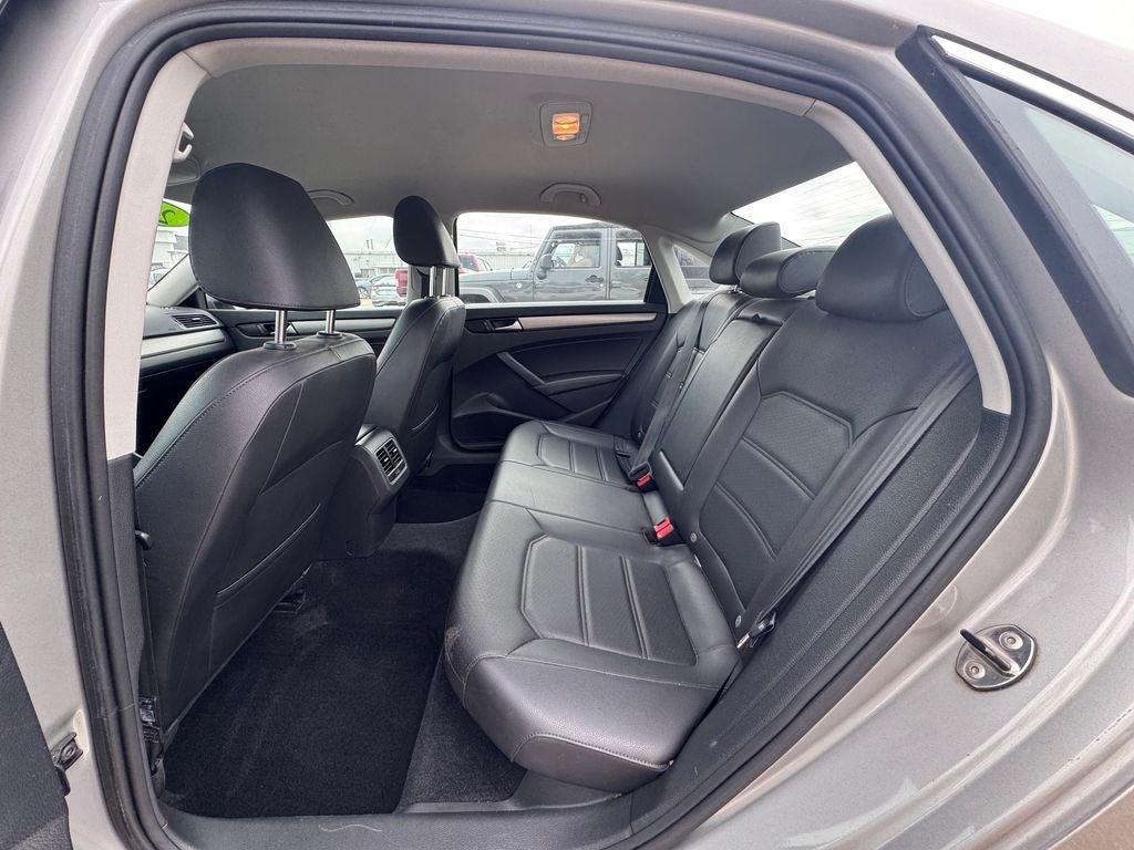 2014 Volkswagen Passat 1.8T SE