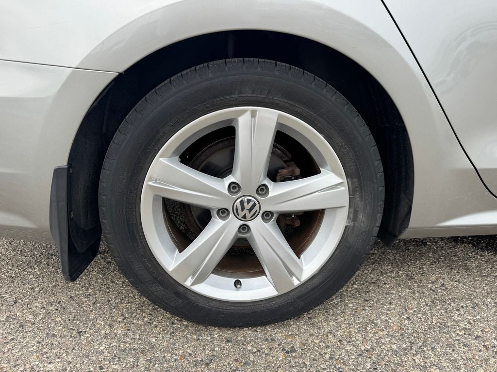 2014 Volkswagen Passat 1.8T SE
