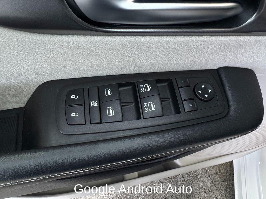 2024 Chrysler Pacifica Touring L Radio: Uconnect 5 w/10.1" Display