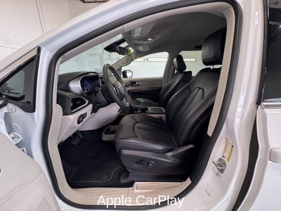2024 Chrysler Pacifica Touring L Radio: Uconnect 5 w/10.1" Display