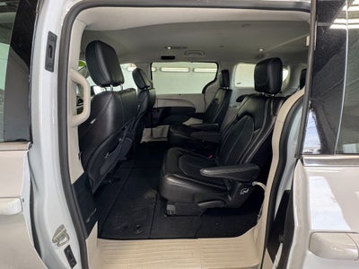 2024 Chrysler Pacifica Touring L Radio: Uconnect 5 w/10.1" Display