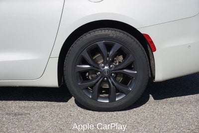 2020 Chrysler Pacifica Touring 3rd row seat