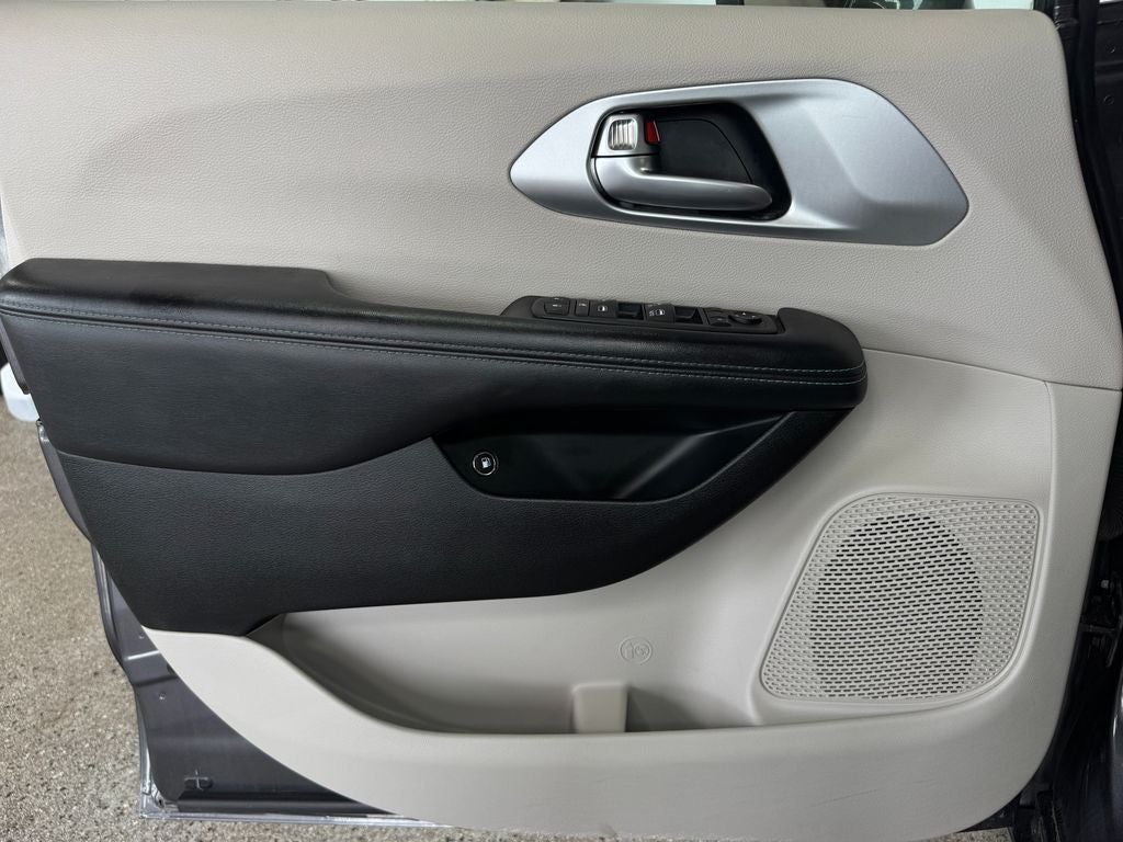2018 Chrysler Pacifica Hybrid Touring L