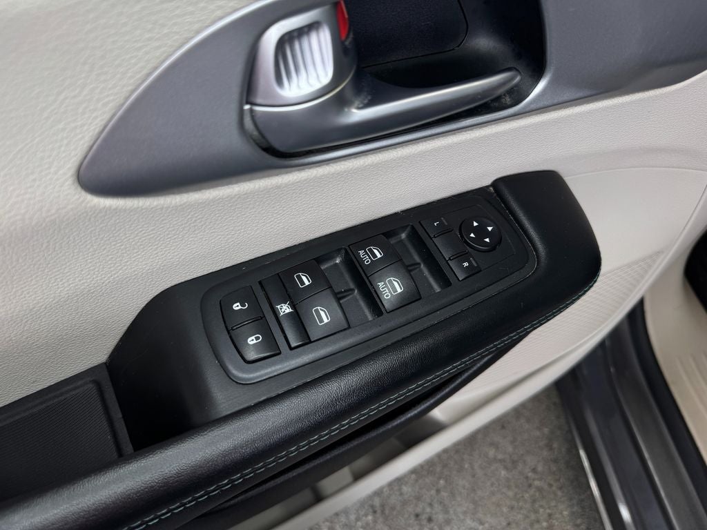 2018 Chrysler Pacifica Hybrid Touring L