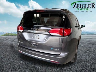 2018 Chrysler Pacifica Hybrid Touring L