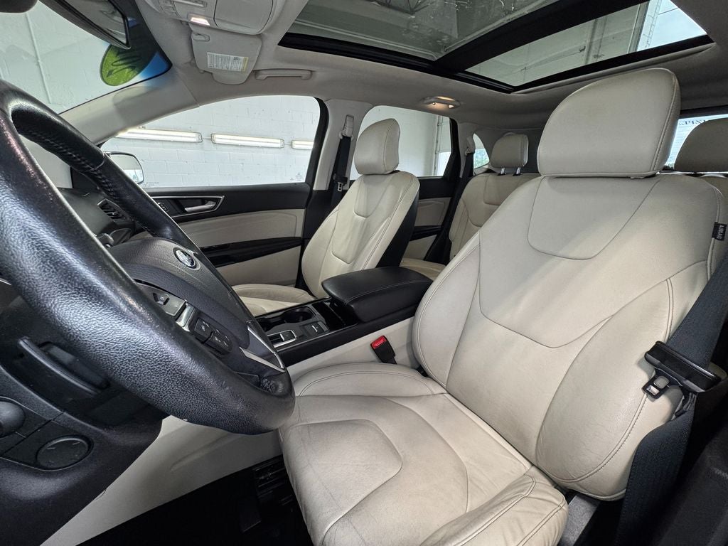 2019 Ford Edge Titanium Panoramic Vista Roof