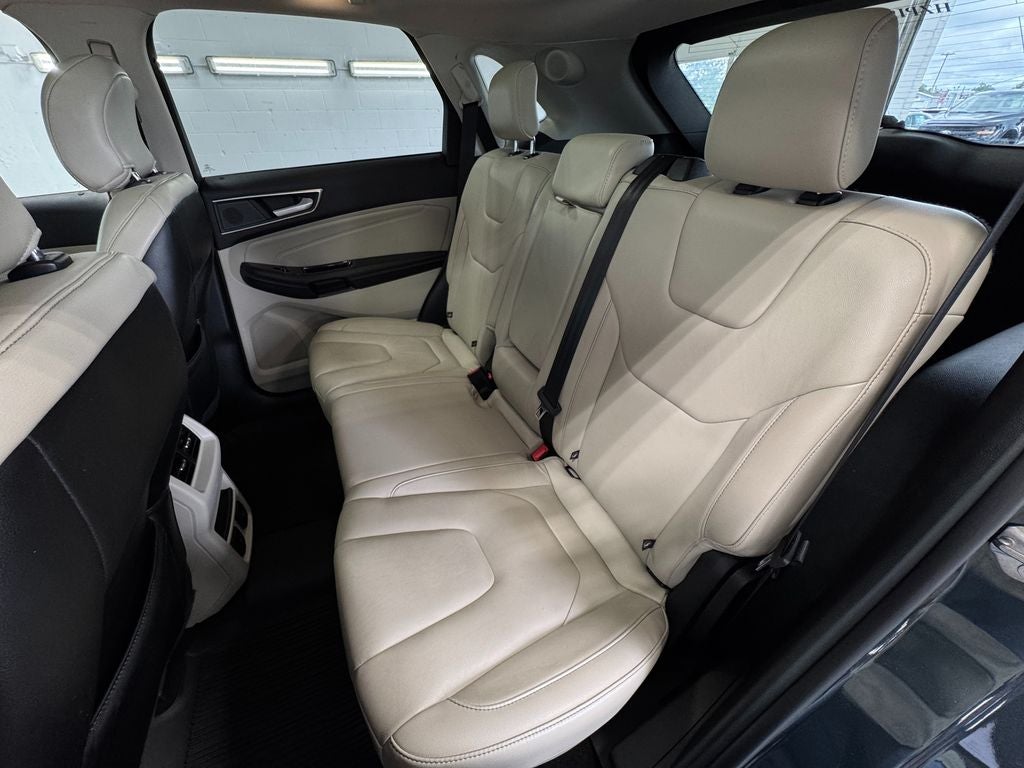 2019 Ford Edge Titanium Panoramic Vista Roof
