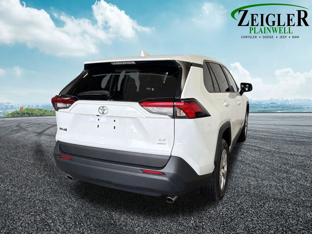 2024 Toyota RAV4 LE