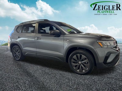 2022 Volkswagen Taos 1.5T S Alloy wheels