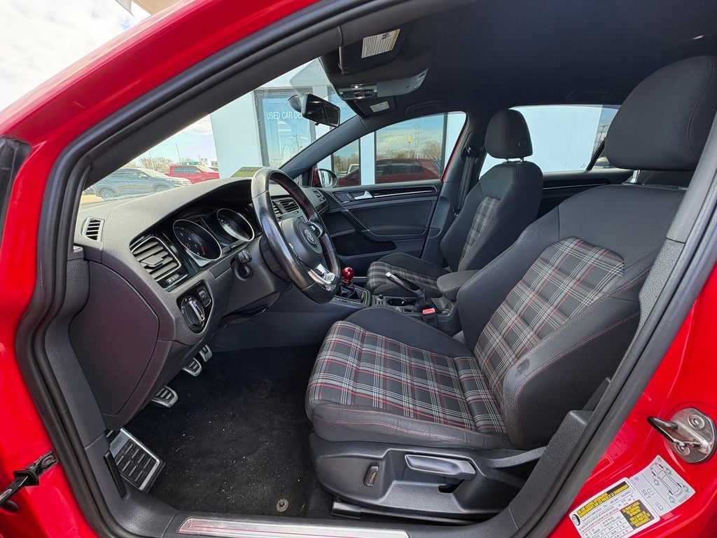 2016 Volkswagen Golf GTI S