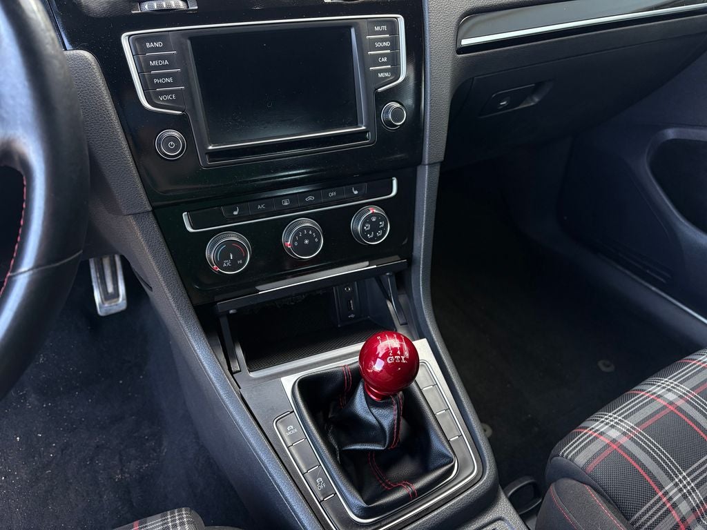 2016 Volkswagen Golf GTI S