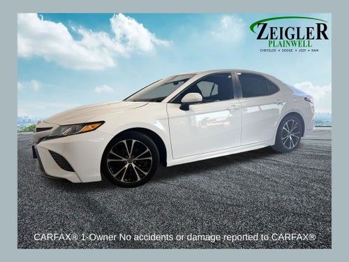 2019 Toyota Camry SE Power Tilt/Slide Moonroof