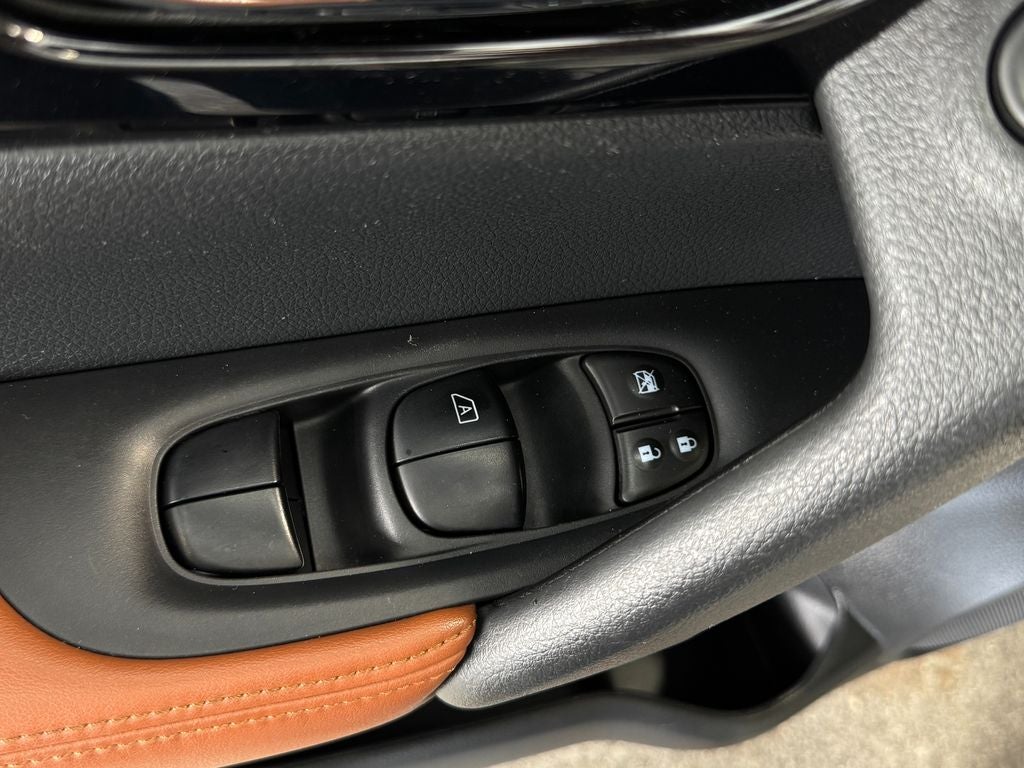 2017 Nissan Rogue SL Navigation System