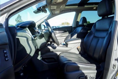 2024 Nissan Murano SL Power moonroof & Navigation System