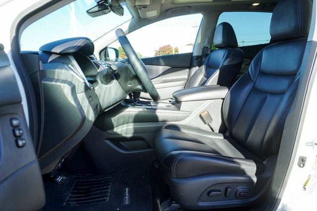 2024 Nissan Murano SL Power moonroof & Navigation System