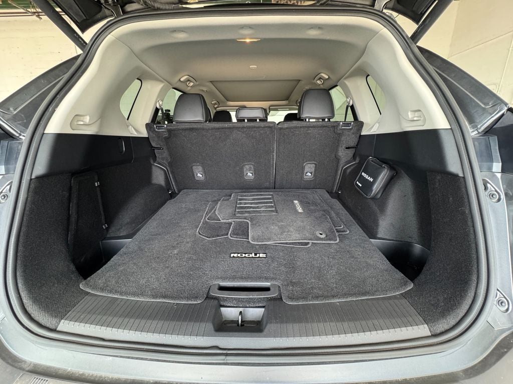 2023 Nissan Rogue SV Panoramic Moonroof