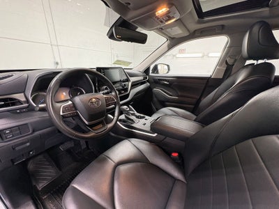 2022 Toyota Highlander Hybrid XLE Power moonroof