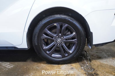 2025 Toyota Sienna XSE Power moonroof & Navigation System